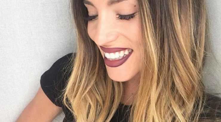 Η εγκυμονούσα Αθηνά Οικονομάκου φτιάχνει τη ντουλάπα της!