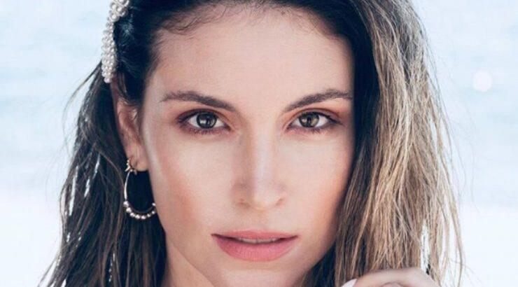 Η Αθηνά Οικονομάκου μας αποκαλύπτει το ύψος της!