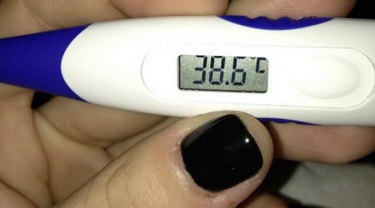 Ποια Ελληνίδα ηθοποιός υποφέρει απο πυρετό; 