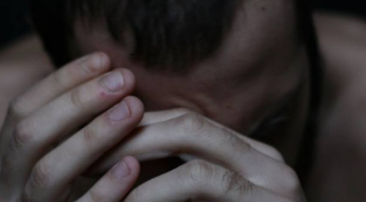 Γοητευτικός Κύπριος ηθοποιός εξομολογείται ότι είναι κολλημένος με πρώην του!