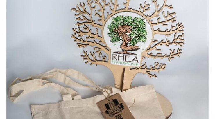 Οι οικολογικές τσάντες του Αντώνη Πισσαρίδη ενισχύουν το Rhea Foundation