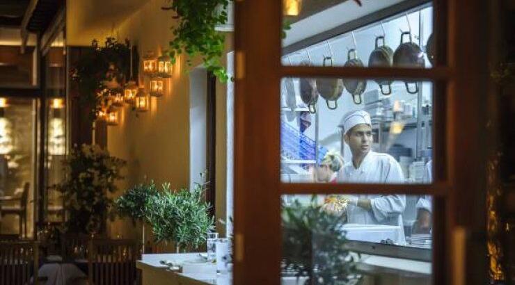 Θα φας σαν βασιλιάς στην "Αυλή του Βασιλέα"