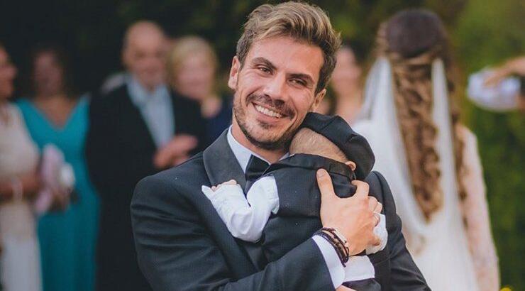 Άκης Πετρετζίκης: Μας καλημέρισε με το πιο cute βίντεο του τριών μηνών γιου του, Αχιλλέα! 