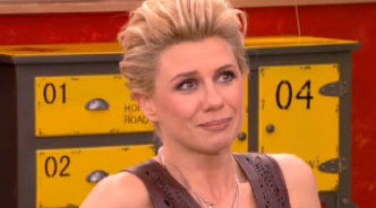  Κατερίνα Καραβάτου: Οι πρωινές λιγούρες και τα… υπονοούμενα για δεύτερη εγκυμοσύνη!