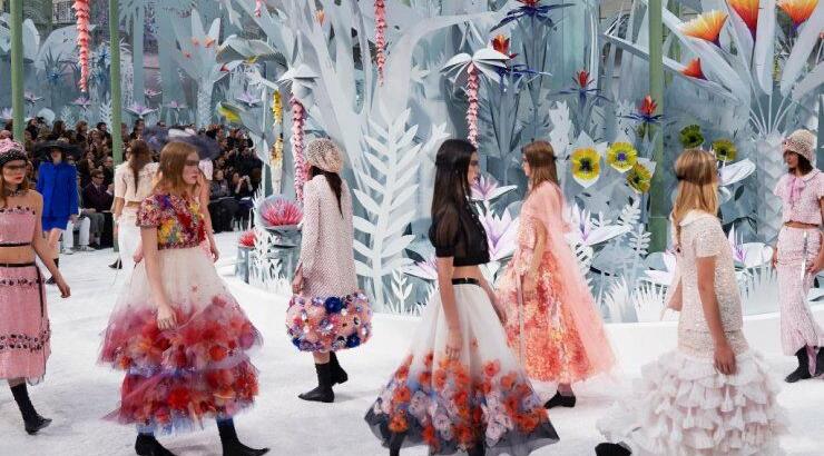 Ποιες παρακολούθησαν το show Chanel από την πρώτη σειρά; [Εικόνες]