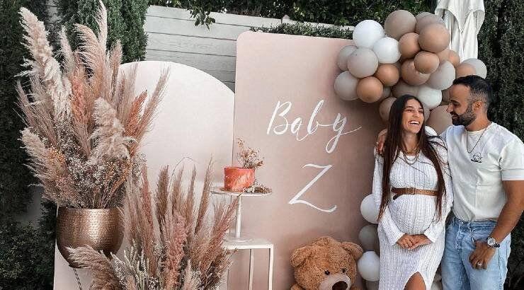 Χριστίνος Πίπης – Θέλξια Βαλέρια Φραγκούδη: Το minimal baby shower για το μωρό τους! [εικόνες]