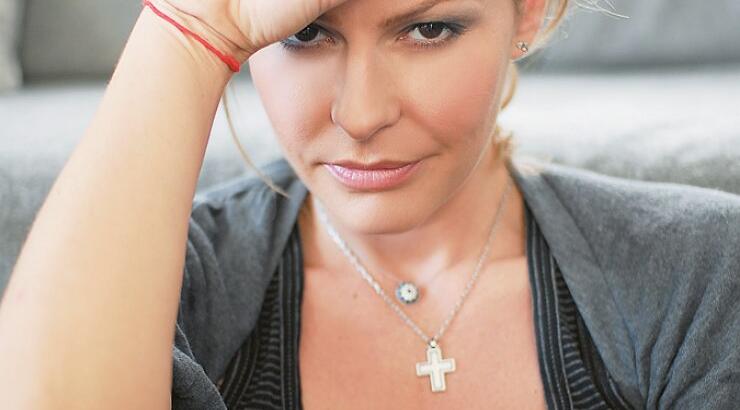 Τζένη Μπαλατσινού: «Αν κάποιος άνθρωπος έπρεπε να είναι πολύ θυμωμένος με τον Πέτρο έπρεπε να ήμουν εγώ και τα παιδιά»