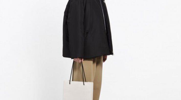 Μοιάζει με χάρτινη shopping bag άλλα κοστίζει $1100