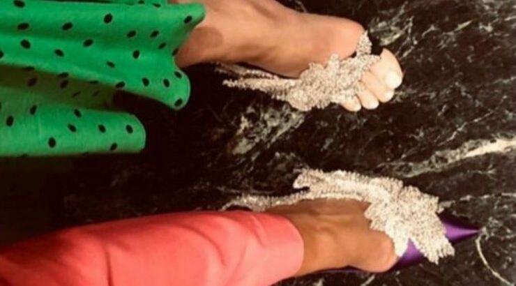 Ποιες κυρίες της κοσμικής ζωής της Κύπρου εμφανίστηκαν με τα ίδια παπούτσια σε δημόσια εμφάνισή τους!