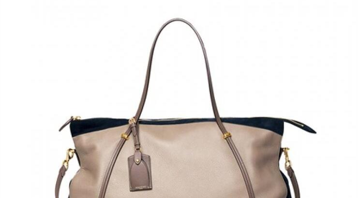 Ballet Bag: Η νέα τσάντα του οίκου Nina Ricci χωράει τα πάντα