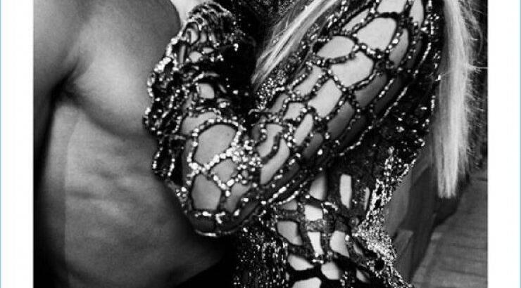 O σχεδιαστής Olivier Rousteing φωτογραφίζει για πρώτη φόρα την κολεξιόν του οίκου Balmain