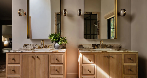 Οι λεπτομέρειες ενός κομψού μπάνιου, φτιαγμένο για ένα ζευγάρι