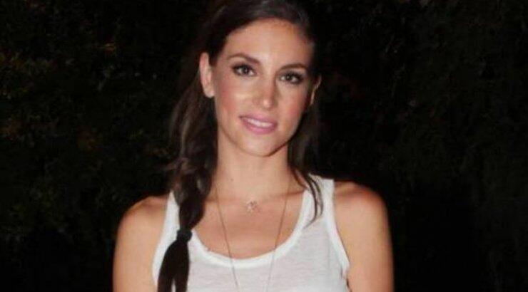 Η Αθηνά Οικονομάκου χωρίς ρετούς στην παραλία