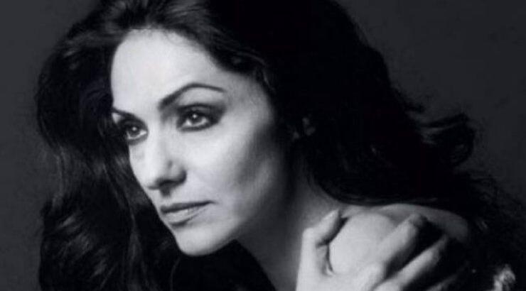 Βίκυ Κουλιανού: Τι την ανάγκασε να επιστρέψει στις πασαρέλες 20 χρόνια μετά