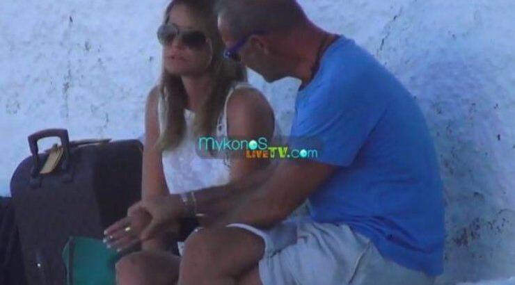  Όταν ο Πέτρος Κωστόπουλος κράτησε σφιχτά το χέρι της Τζένης Μπαλατσινού