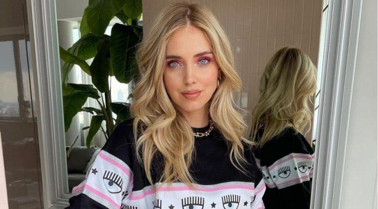 Η συγκεκριμένη απόχρωση σκιάς πρέπει να υπάρχει σε όλα τα ανοιξιάτικα νεσεσέρ