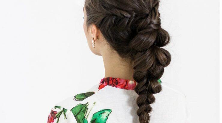 Δέκα εύκολα καλοκαιρινά χτενίσματα σε ένα βίντεο