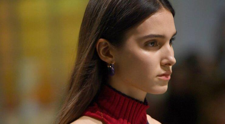 Natural look: Πώς να το κάνεις μόνη στο σπίτι σε 5 λεπτά [βίντεο]