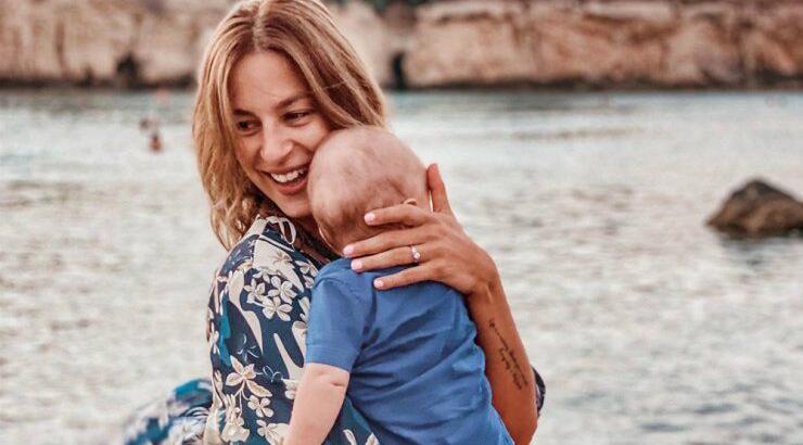 Κωνσταντίνα Ευριπίδου: Με αυτό το προϊόν έχει πάντα φρέσκο και λαμπερό πρόσωπο ακόμη κι αν δεν κοιμάται τα βράδια