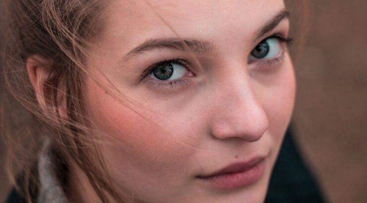 Ο τρόπος για να απαλλαγείς από ένα ενοχλητικό σπυράκι στο πρόσωπο σου 