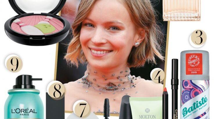 Τα απαραίτητα προϊόντα για μια γυναικεία τσάντα!