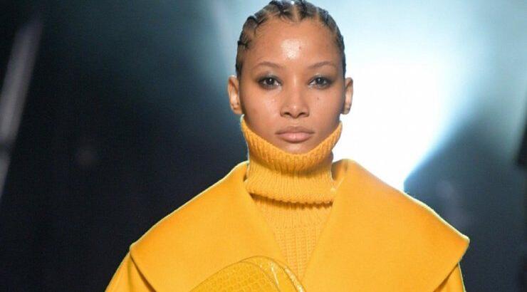 Λεπτά φρύδια: Η τάση των 90s επιστρέφει και πάλι