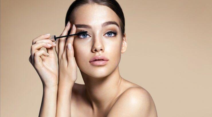 Nέα πολυ-λειτουργική μασκάρα! Με τεράστιο όγκο και μήκος, για μακιγιάζ ή ως θεραπεία