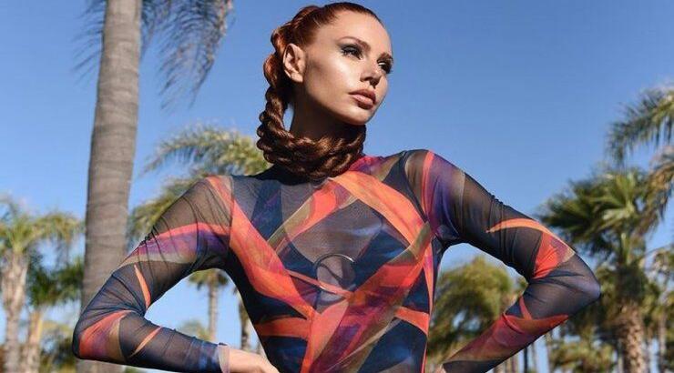 Τα beauty looks της Έβελυν Καζαντζόγλου για ξεχωριστές περιστάσεις