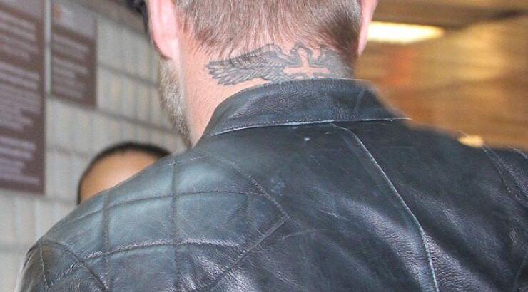 Σέξυ, ωραίος, διάσημος και με τατουάζ στο σβέρκο [φωτογραφίες]