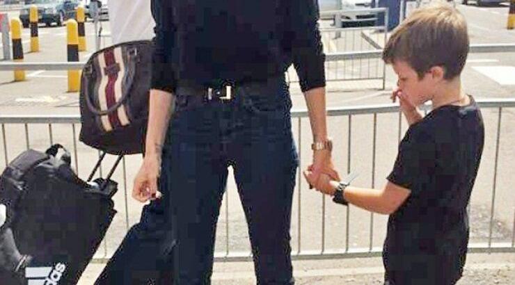 H Victoria Beckham σκελετωμένη