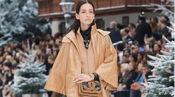 Υιοθέτησε το total beige outfit