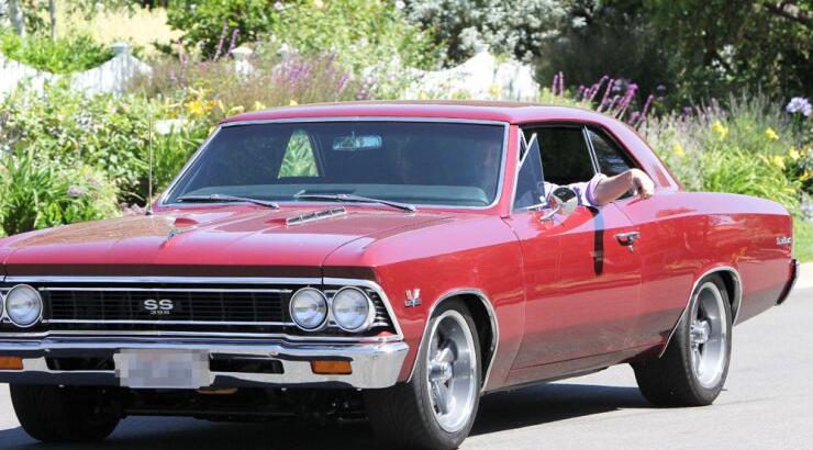 Δείτε το vintage αυτοκίνητο γνωστού ηθοποιού