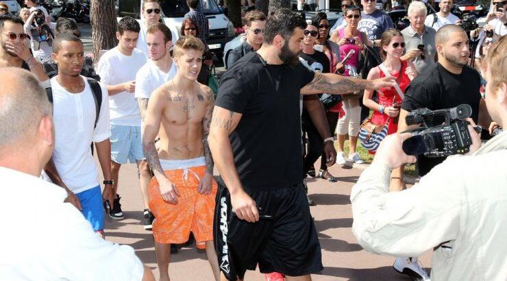 O Justin Bieber ημίγυμνος στι Κάννες [εικόνες]