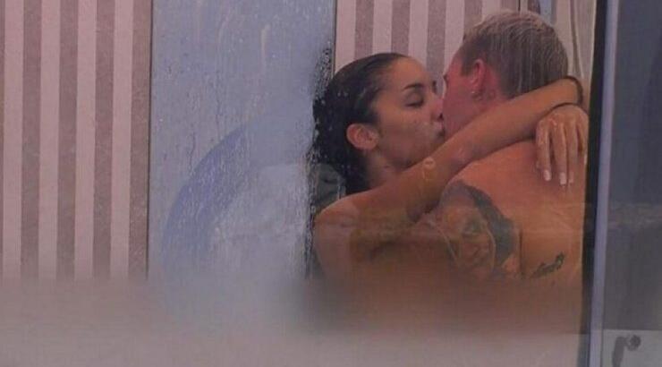 Βig Brother: Ο πατέρας του Παναγιώτη δήλωσε περήφανος για τα καυτά πλάνα στο μπάνιο του γιου του με την Ανχελίτα!