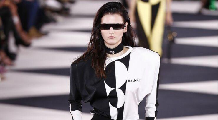 Η λεπτομέρεια που κάνει τη διαφορά στο κλασικό office look!