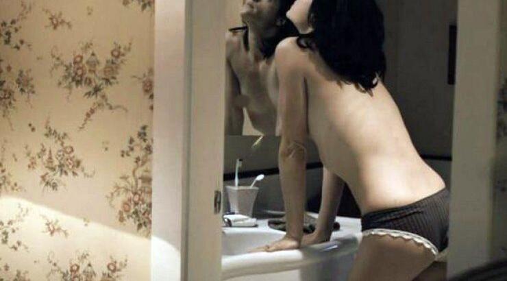 Διάσημη ηθοποιός topless στη νέα της ταινία