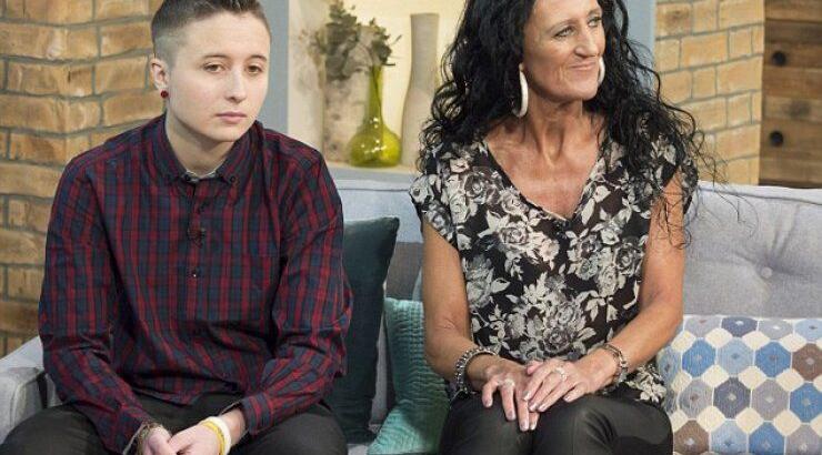 Ετσι στήριξα την κόρη μου στα 10 της να αλλάξει φύλο και να γίνει αγόρι [βίντεο]