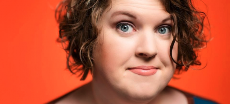  Μια χοντρούλα μπλόγκερ φοράει μπικίνι, πάει στην παραλία και μετά γράφει για τις αντιδράσεις