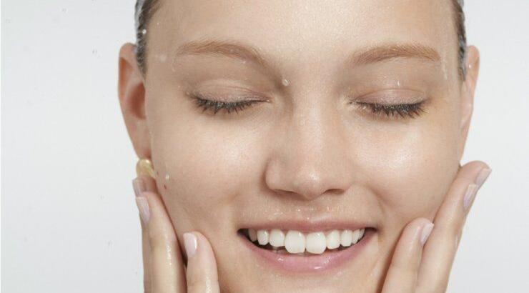 Beauty routine από την Bobbi Brown για τις μέρες της καραντίνας