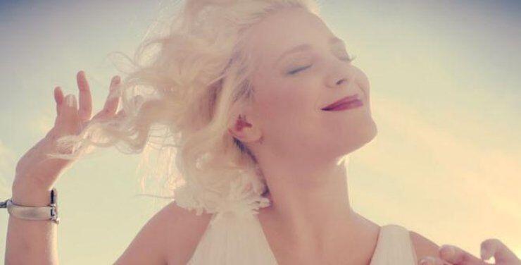 H Νατάσσα Μποφίλιου έρχεται Κύπρο