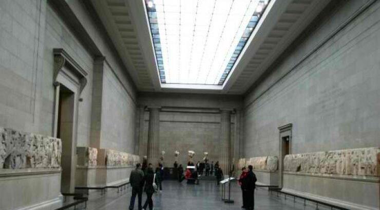 Αυτοί είναι οι μαθητές που ύψωσαν ελληνική σημαία στο Βρετανικό Μουσείο