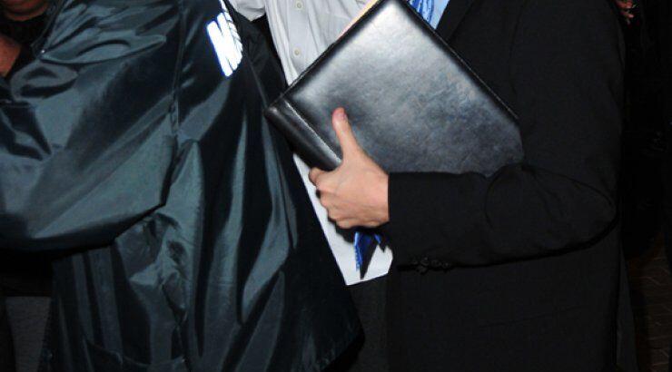 Δείτε τον Chris Brown να βγαίνει από το δικαστήριο!!!