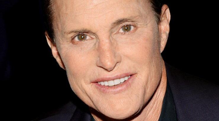 Ο πατριός της Kim Kardashian δήλωσε ότι είναι γυναίκα [βίντεο]