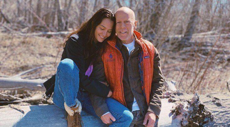 Η σύζυγος του Bruce Willis εξομολογείται πρώτη φορά πως διαχειρίζεται την κατάσταση της υγείας του ηθοποιού