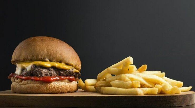 Γιατί όλοι μιλάνε για τα μπεργκεράδικα της Λάρνακας