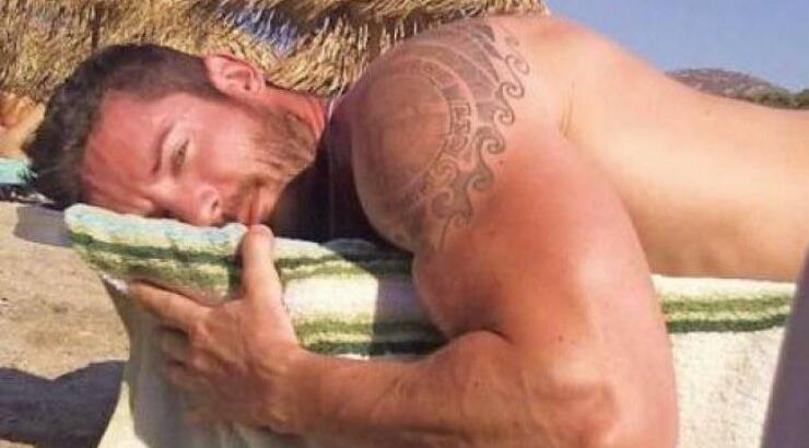 Ποιάς επώνυμης είναι αδερφός ο κούκλος της φωτογραφίας;