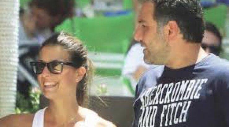 H Κατερίνα Κόκλα με φουσκωμένη κοιλίτσα..στη Νάξο