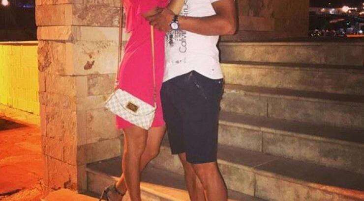 Δημήτρης Χριστοφή: Στην πισίνα με τη σύζυγό του και τους γιους τους!