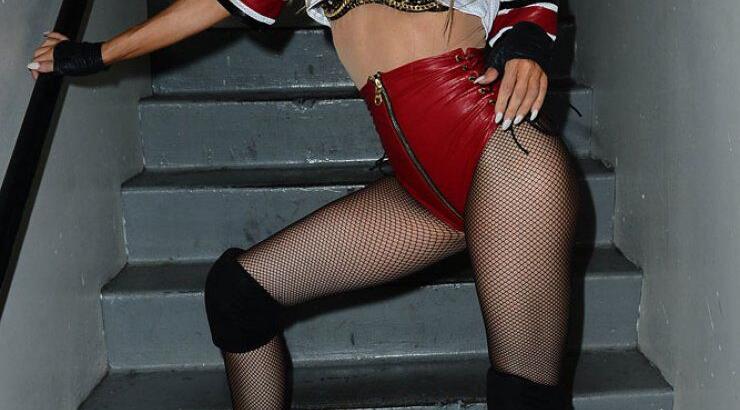 Οι πιο σέξυ πόζες της Carmen Electra [εικόνες]