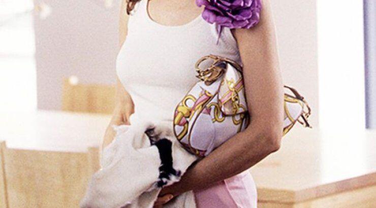Η αγαπημένη τσάντα της Carrie Bradshaw έκανε ξανά την εμφάνιση της στην πασαρέλα